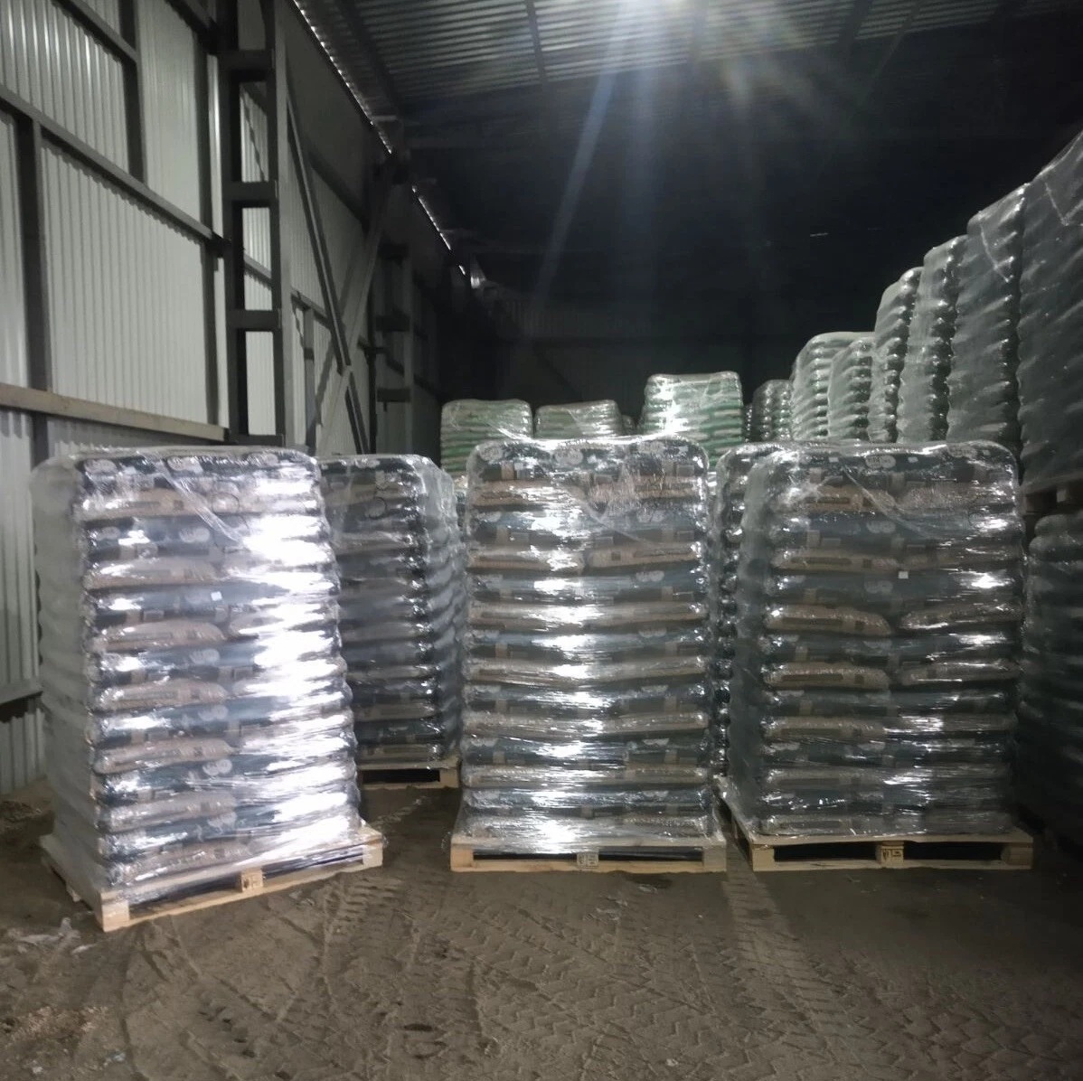 Premium Holzpellets ENplus A1 – 70×15 kg (1050 kg) – ABHOLUNG in 84030 Ergolding